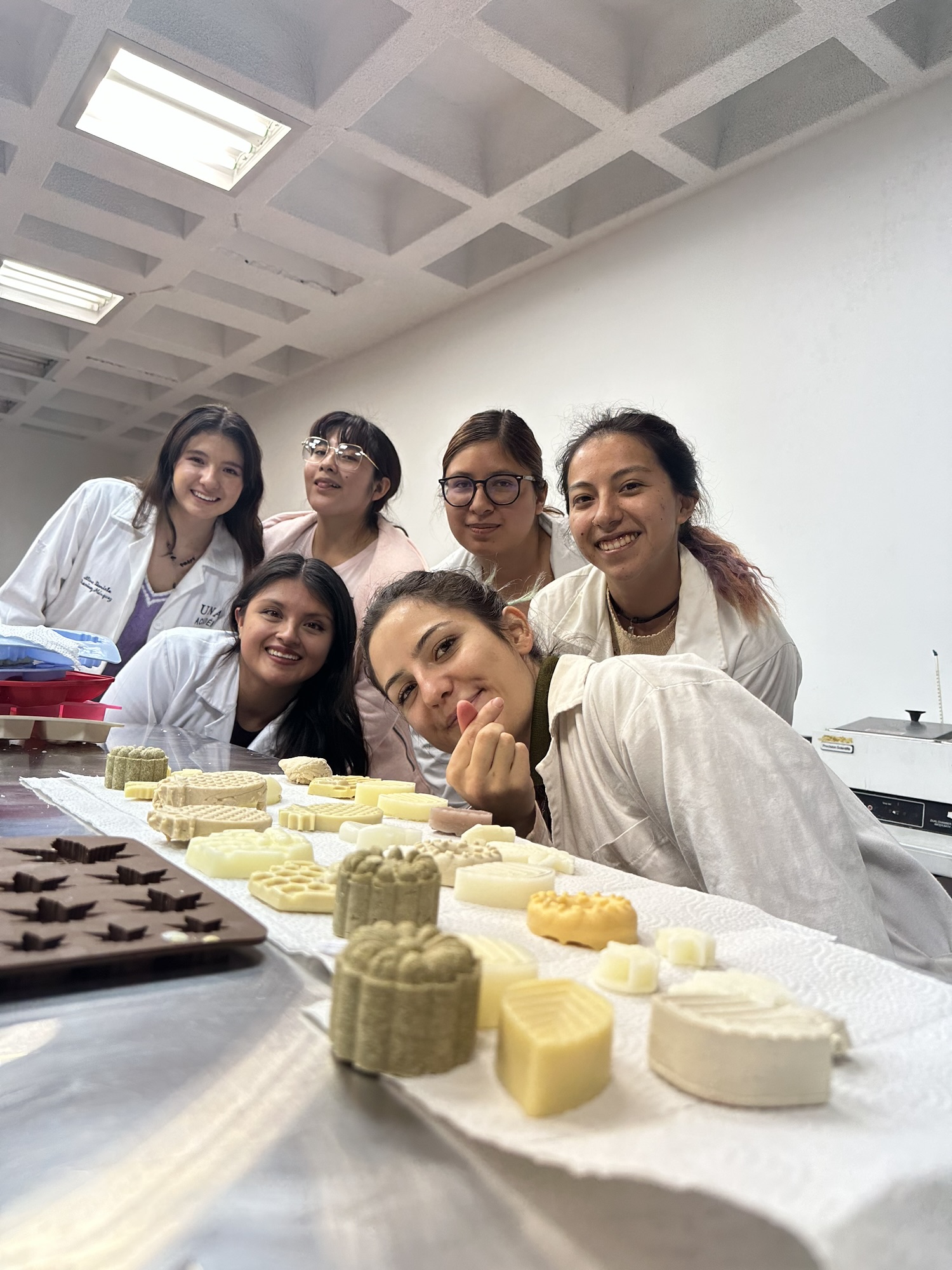 Productos elaborados en el taller “Cosmética natural con plantas medicinales”